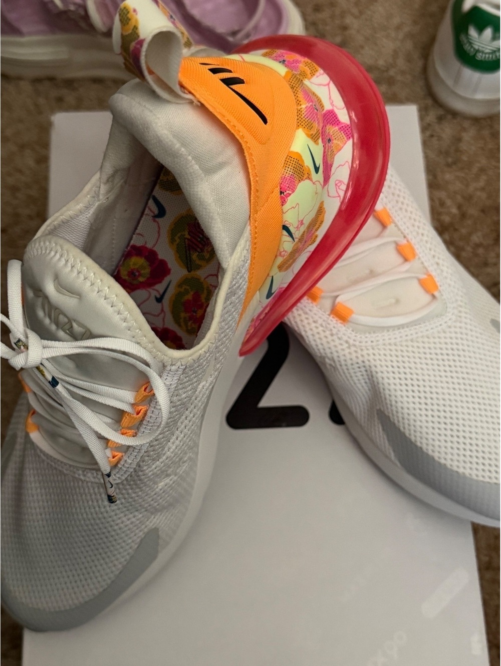 NIB Nike AirMax 270 SE women’s 12, men’s 10